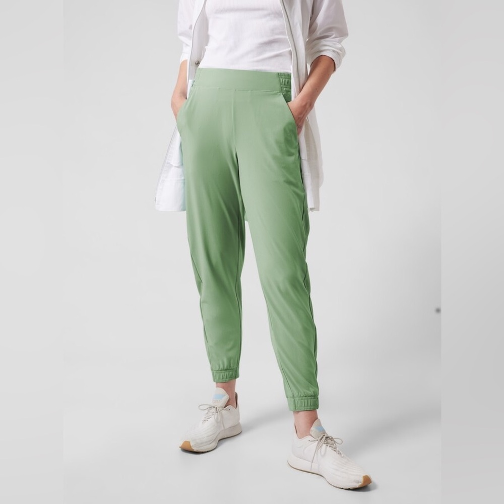 Athleta Brooklyn Legacy Mid Rise Joggers EUC Size 2